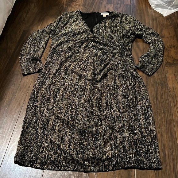 Gorgeous sparkly dress for women by Calvin Klein. Worn once - Picture 1 of 6